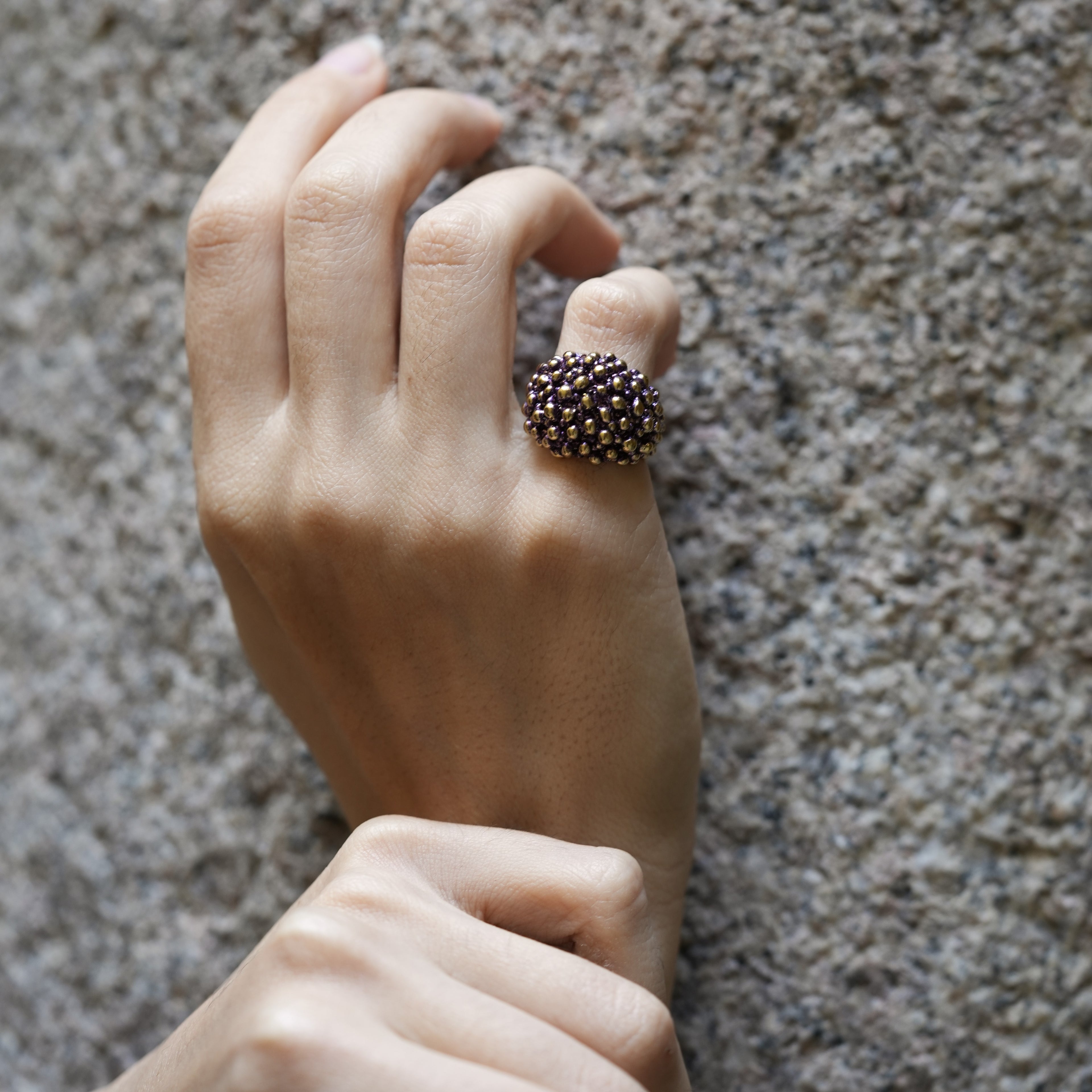 Equilibrium Chevalier Ring
