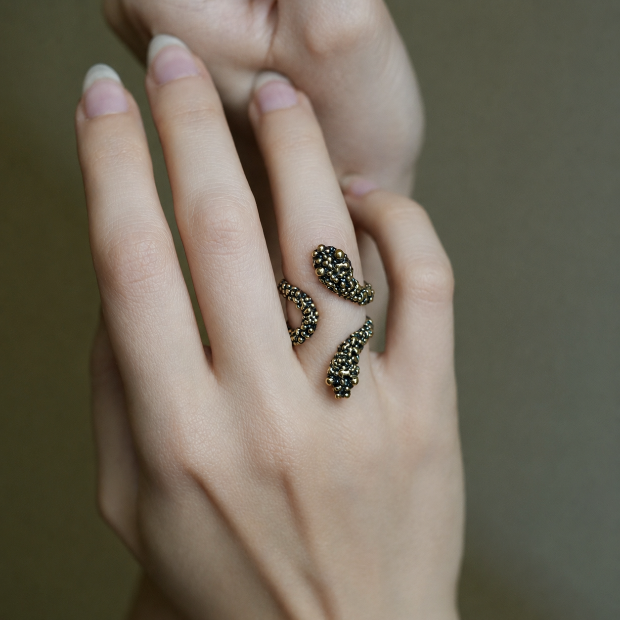 Poison Chevalier Ring